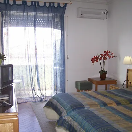Residencial Caravela فندق